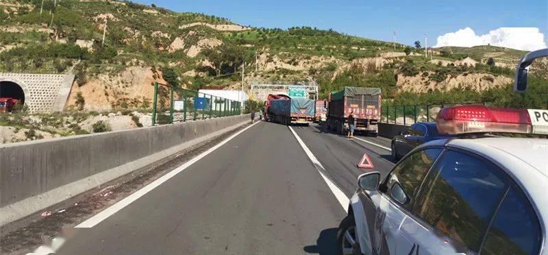 成因;在此,山西高速交警五支队五大队提醒广大驾驶员朋友注意减速慢行