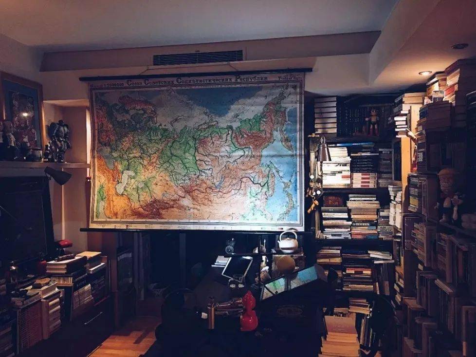 读书圈:大脑好几个g的移动图书馆,个人藏书2万多册的读书狂人,聊起天