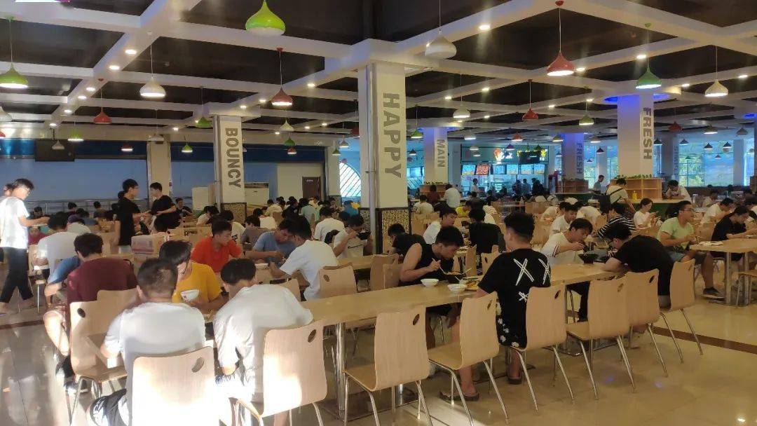 餐厅热点看看食堂最新情况吧快来跟济小南一起……自然就成为了人们