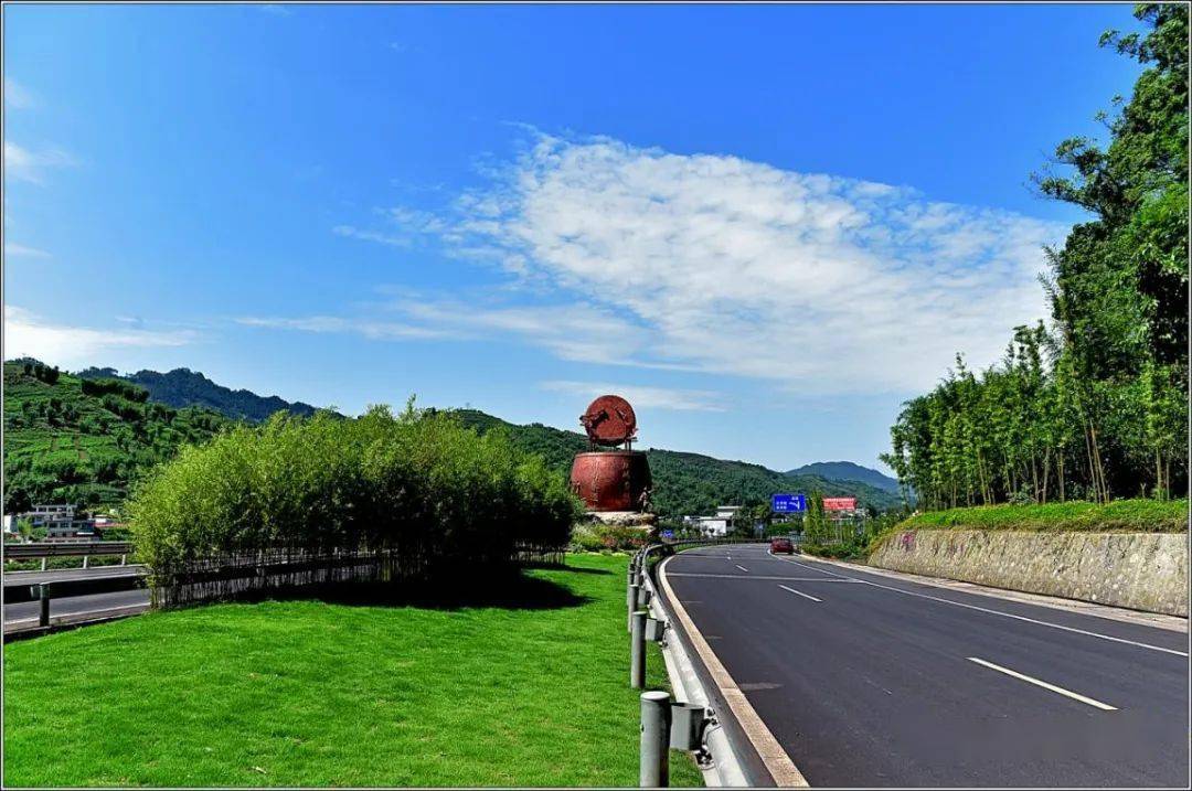 宜庆路竹林风景线.