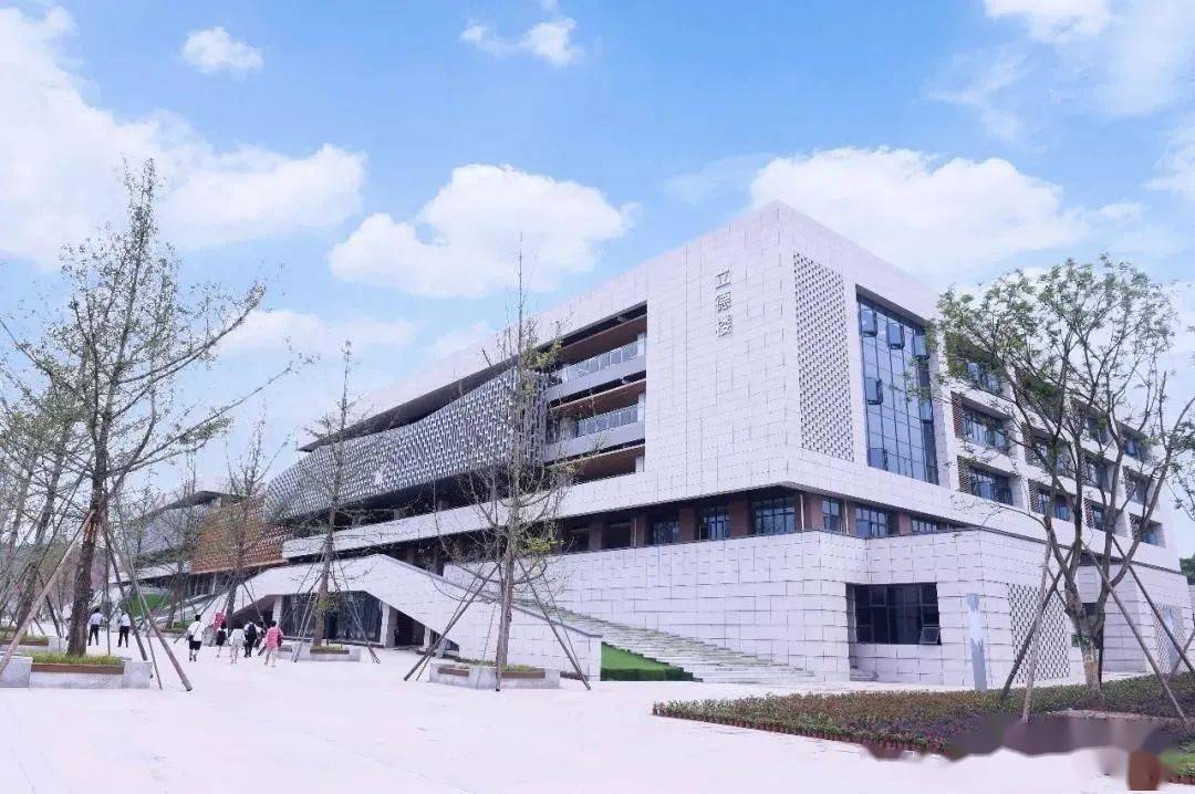 成都吉利学院图片大全图片