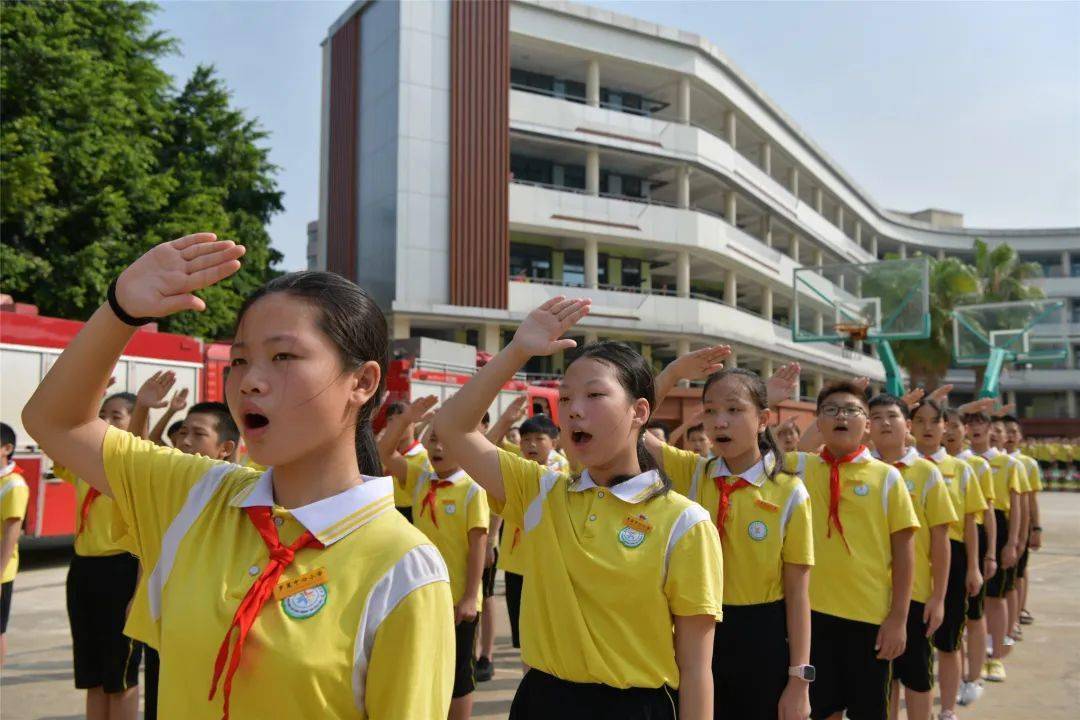 马尾和平中心小学图片