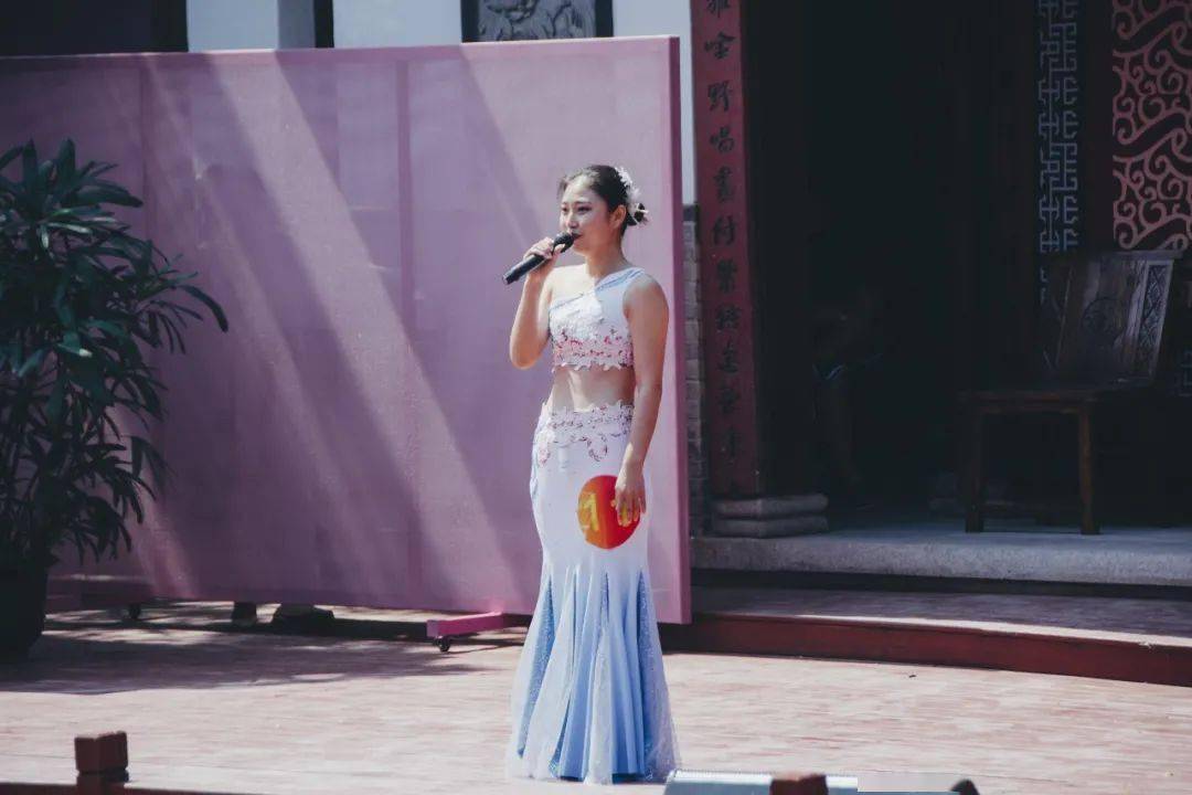 1暂居第6名12号选手:陈苗苗才艺展示:古筝演奏《梦里水乡》命题讲解