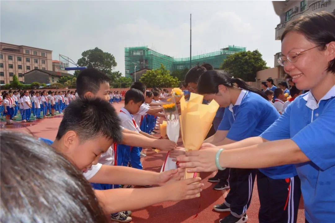 立德树人传承儒家经典弘扬尊师重教惠州市英华学校庆祝第36个教师节谢