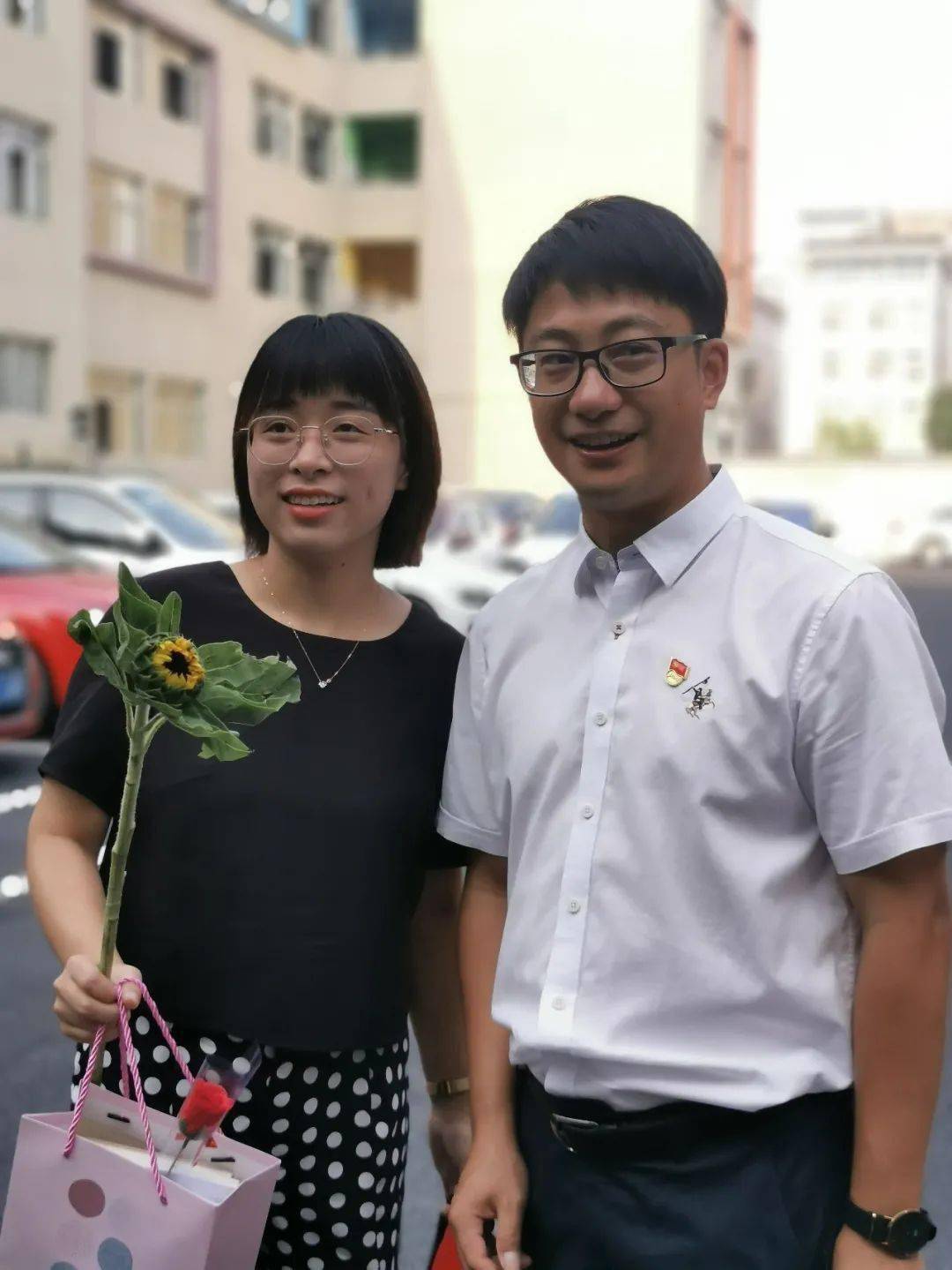 吴宁五校葵花朵朵暖师心浓情感恩教师节