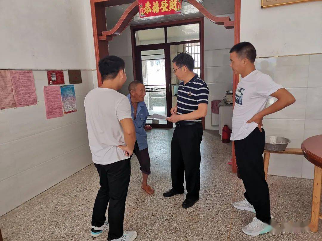 调研组实地查看了田北村综治中心指挥平台和"四室一窗口"建设情况