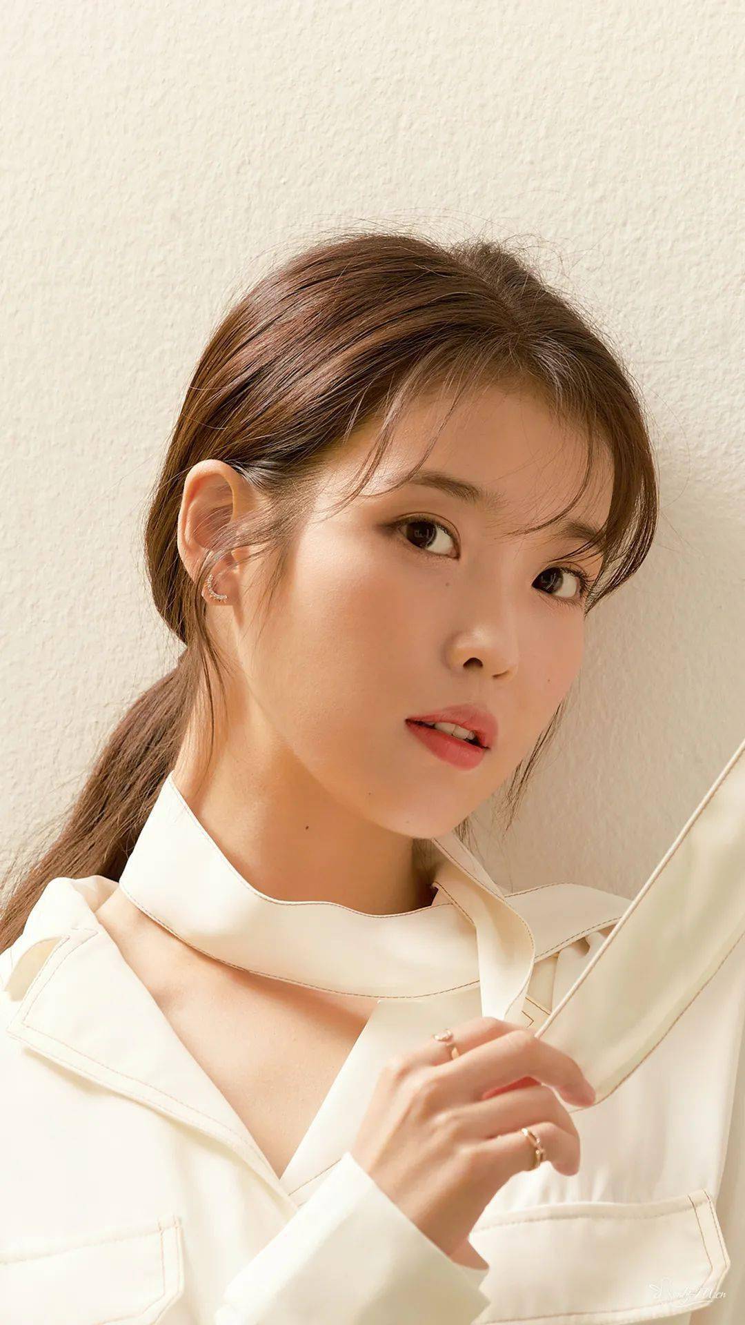 韩国民妹妹iu李知恩定义不同穿搭风格