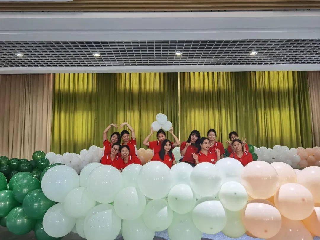 立师德正师风黄宅镇中心幼儿园教师节活动