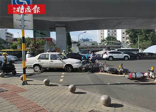 龙岩侨中车祸图片