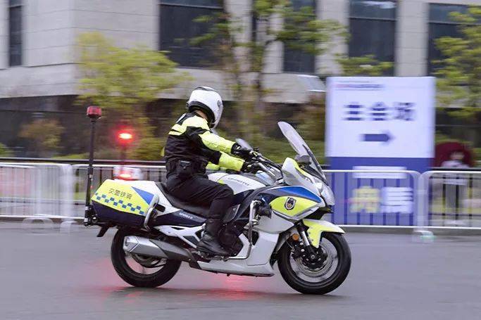 深圳铁骑队摩托70万图片