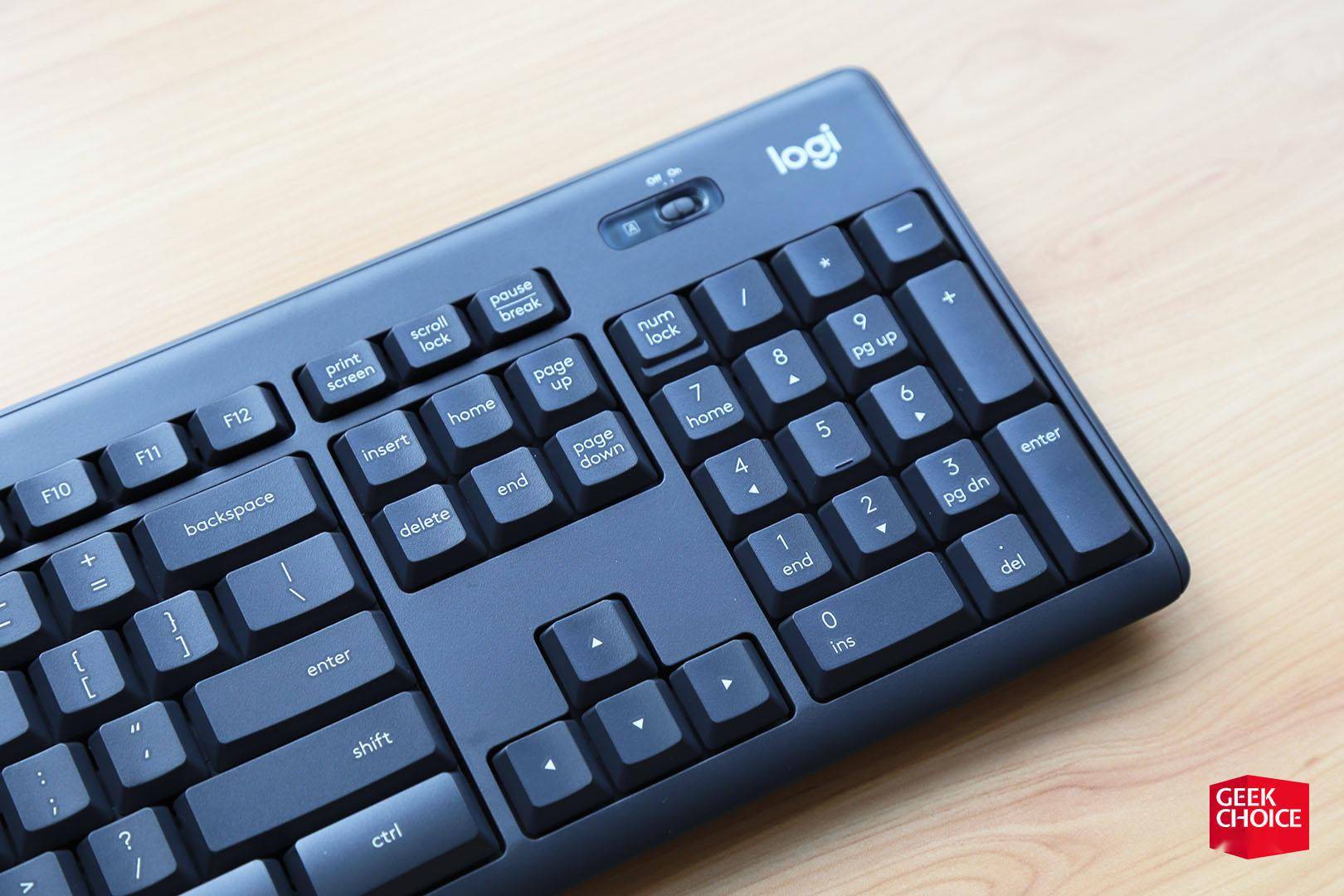 图赏| 同事键盘太吵?该让他换罗技这款静音键鼠套装了