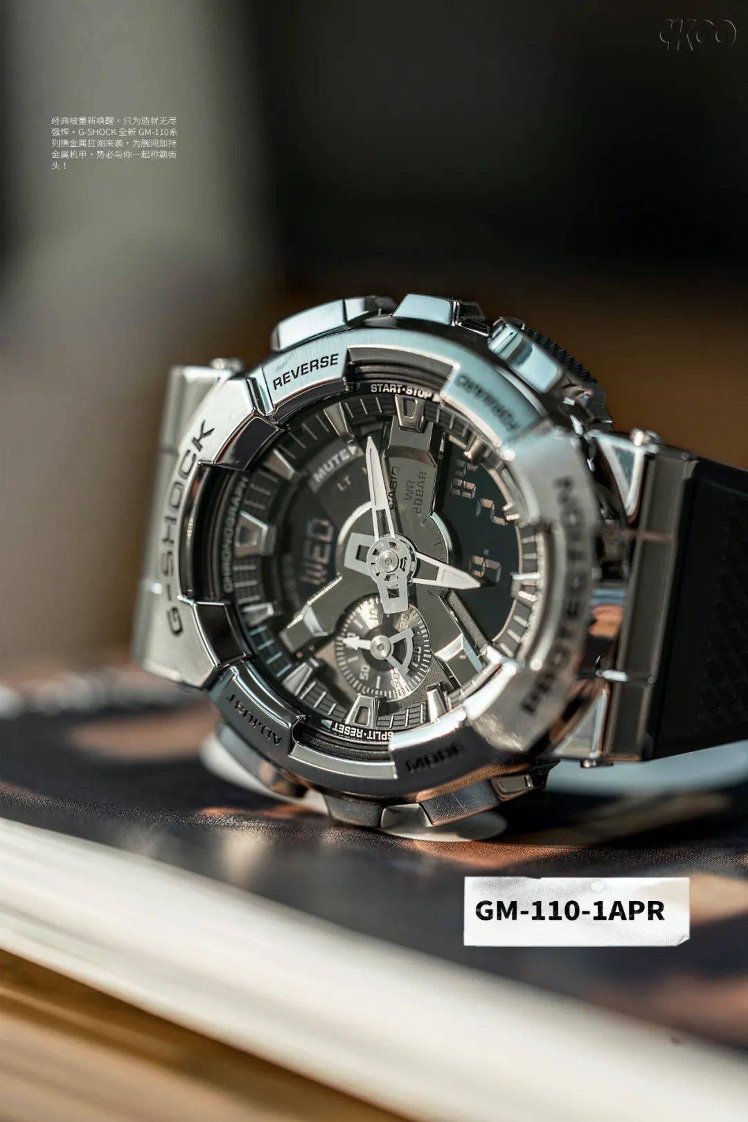 像最受欢迎的 黑金 ga-110gb , 冷酷感十足的 黑色,立体大表盘搭以