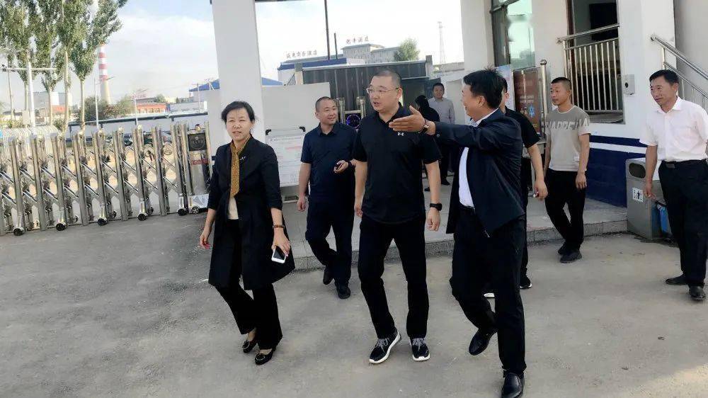 头条旗委常委旗委办主任希尼开展教师节慰问活动