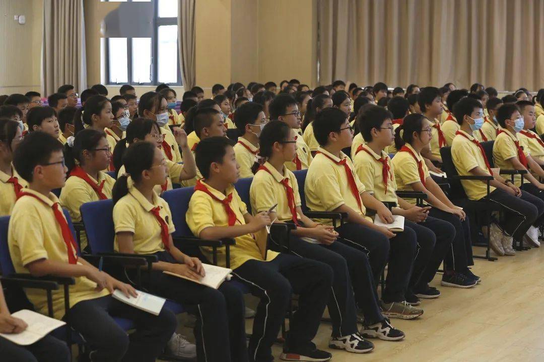 砥砺前行,力争上游   ——2020学年第一学期上海市罗阳中学七年级第一
