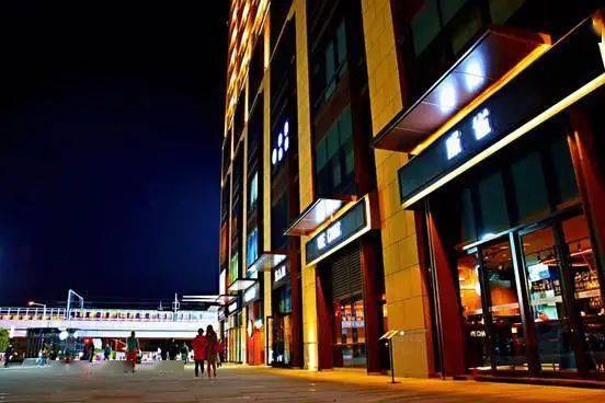 东城汇临近南京师范大学,餐饮,零售,教育培训及娱乐等,精彩纷呈,人气