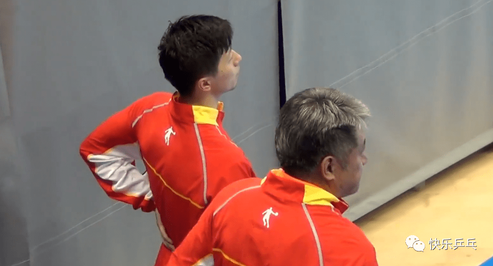 北京乒乓球队总教练张雷:胶皮未必勤换,但要勤粘!