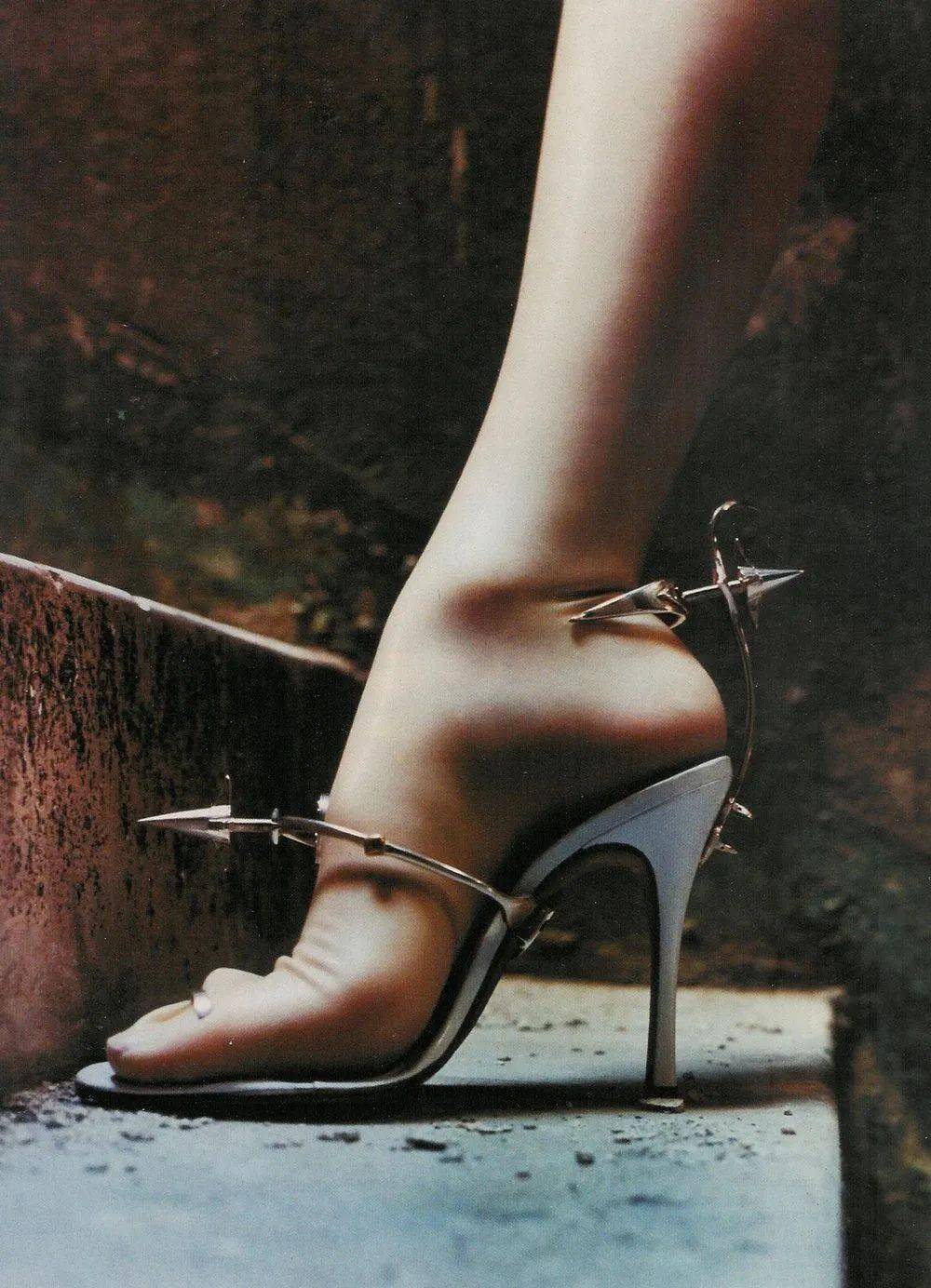 【摄影】致命诱惑!100张大师镜头下危险迷人的高跟鞋