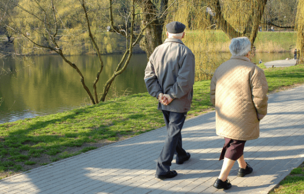 心脑血管疾病患者如何散步为好这些注意事项要谨记
