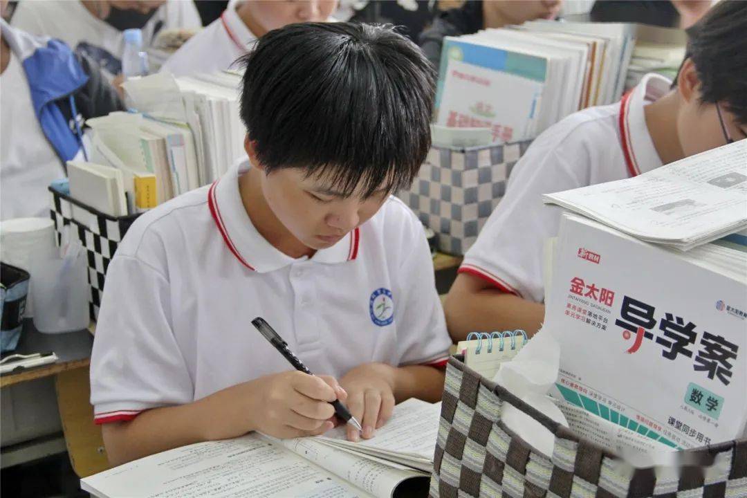 【严肃,认真】高一新生进入学习状态啦_高中