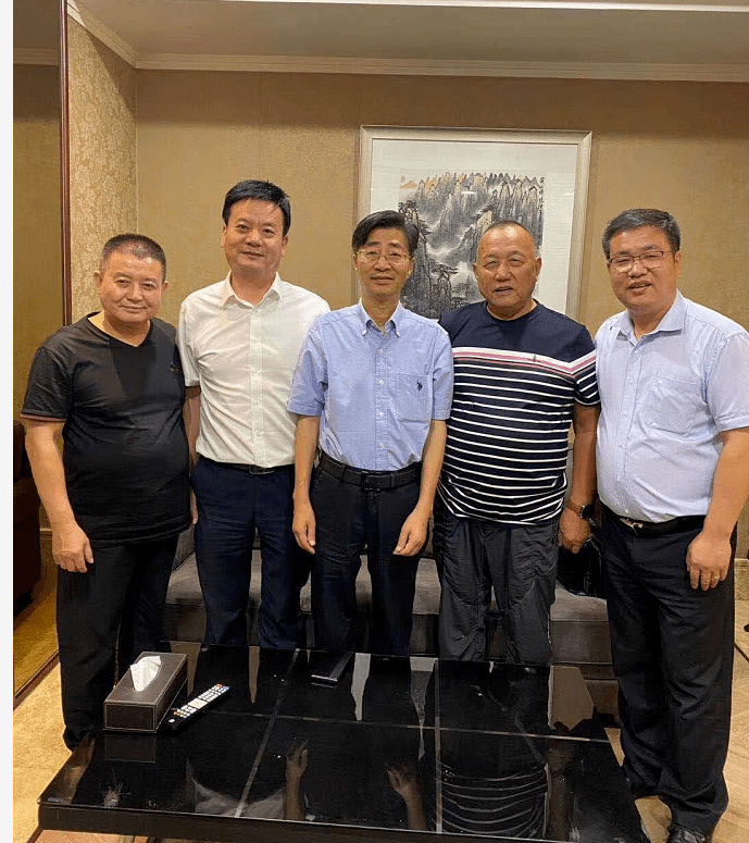 包括,吕国平博士,徐文峰总裁,刘少玉医师等,大家就当前形势下的经济