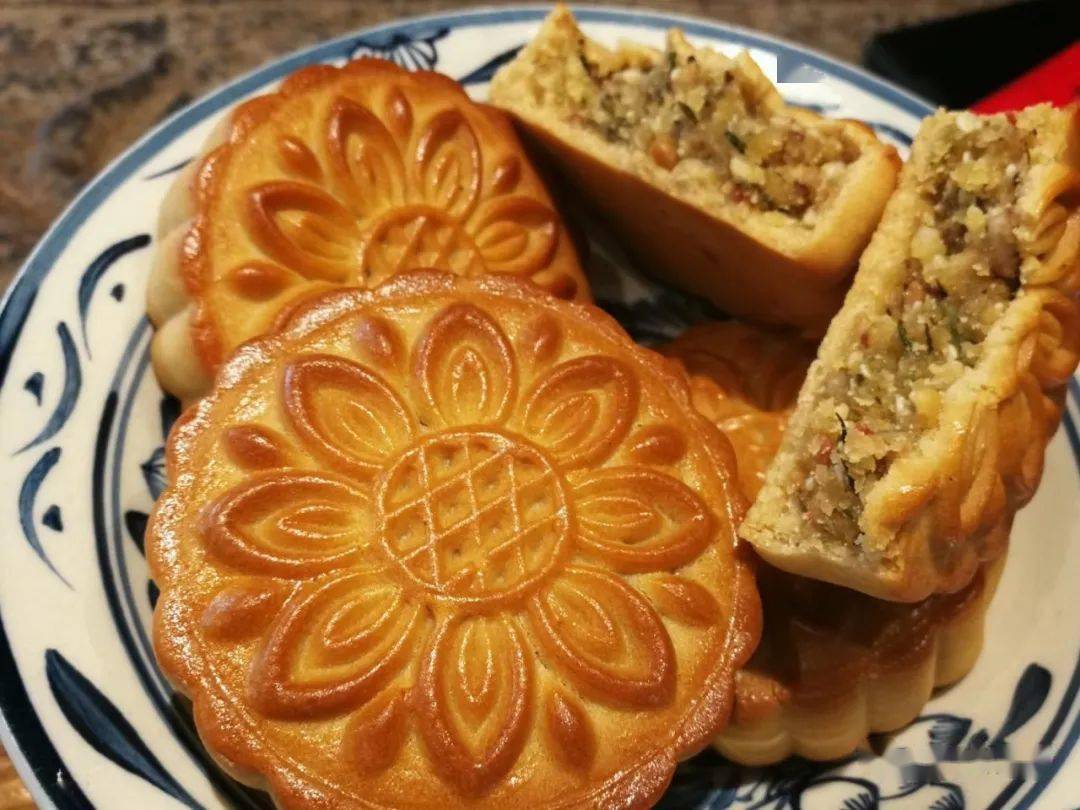 铜川特色家乡味道龙柏芽茶月饼