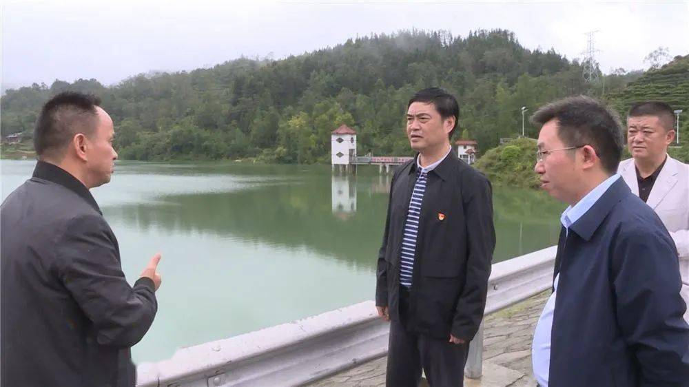 花垣县委书记罗明一线查看水情要求确保人民生命财产安全