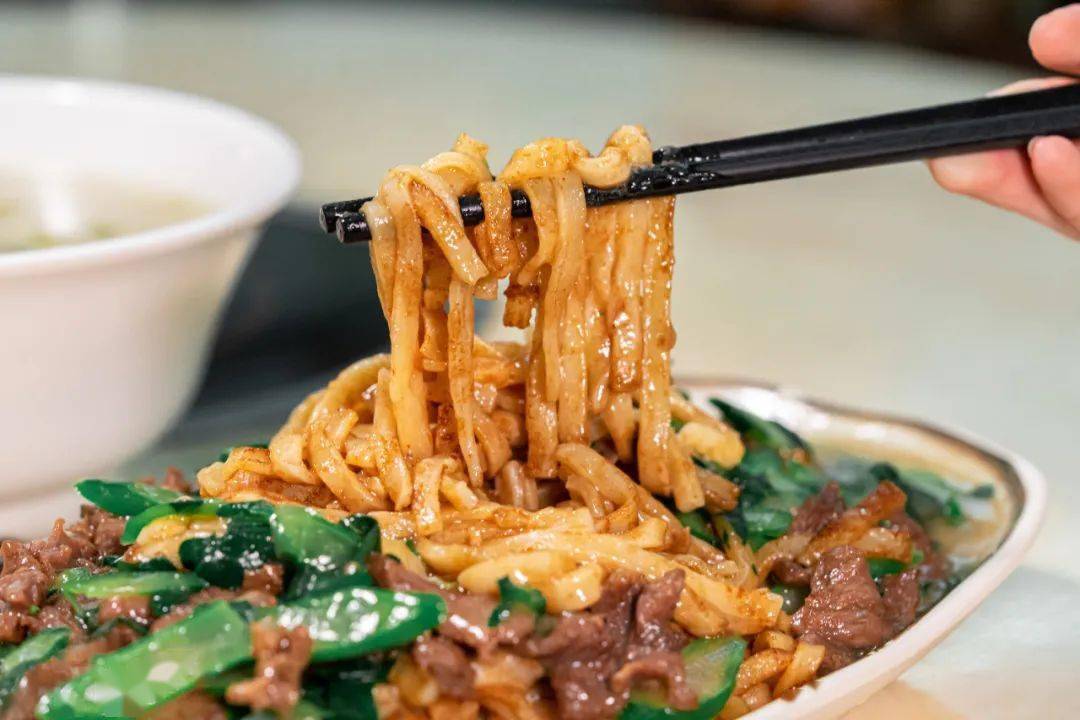 广州「湿炒牛肉粿条」指南,潮汕人看到都哭了-搜狐大视野-搜狐新闻