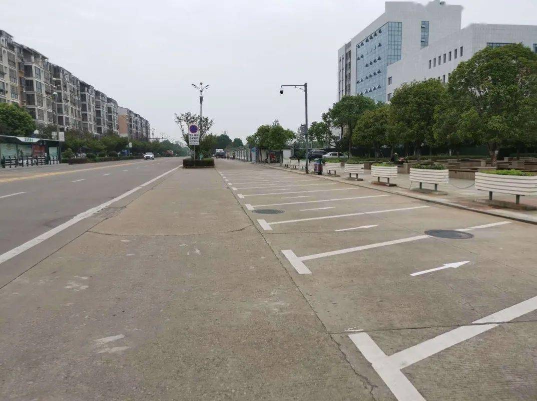 抚州停车位施划标准来了必须要按箭头方向停车