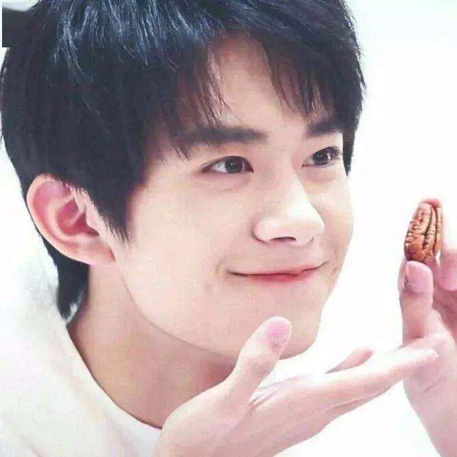 易烊千玺笑容合集让千玺的治愈笑容融化你的心