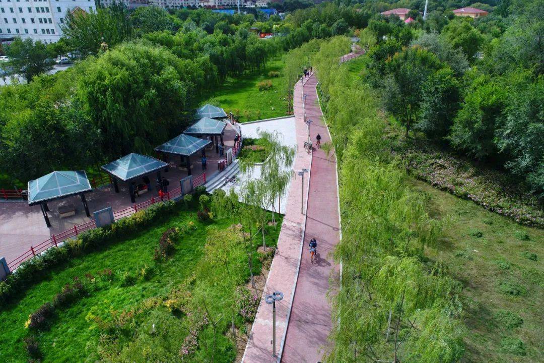 南川河滨水绿道:北起南川河口,南至湟水湿地公园,打造连续的绿道慢行