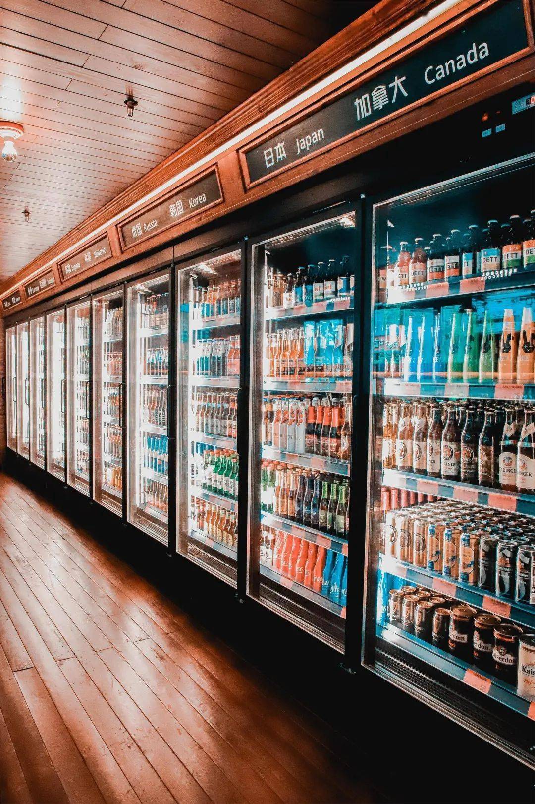8米的自选酒柜+n种洋酒任点就是beer cool给酒咖们秀出的诚意
