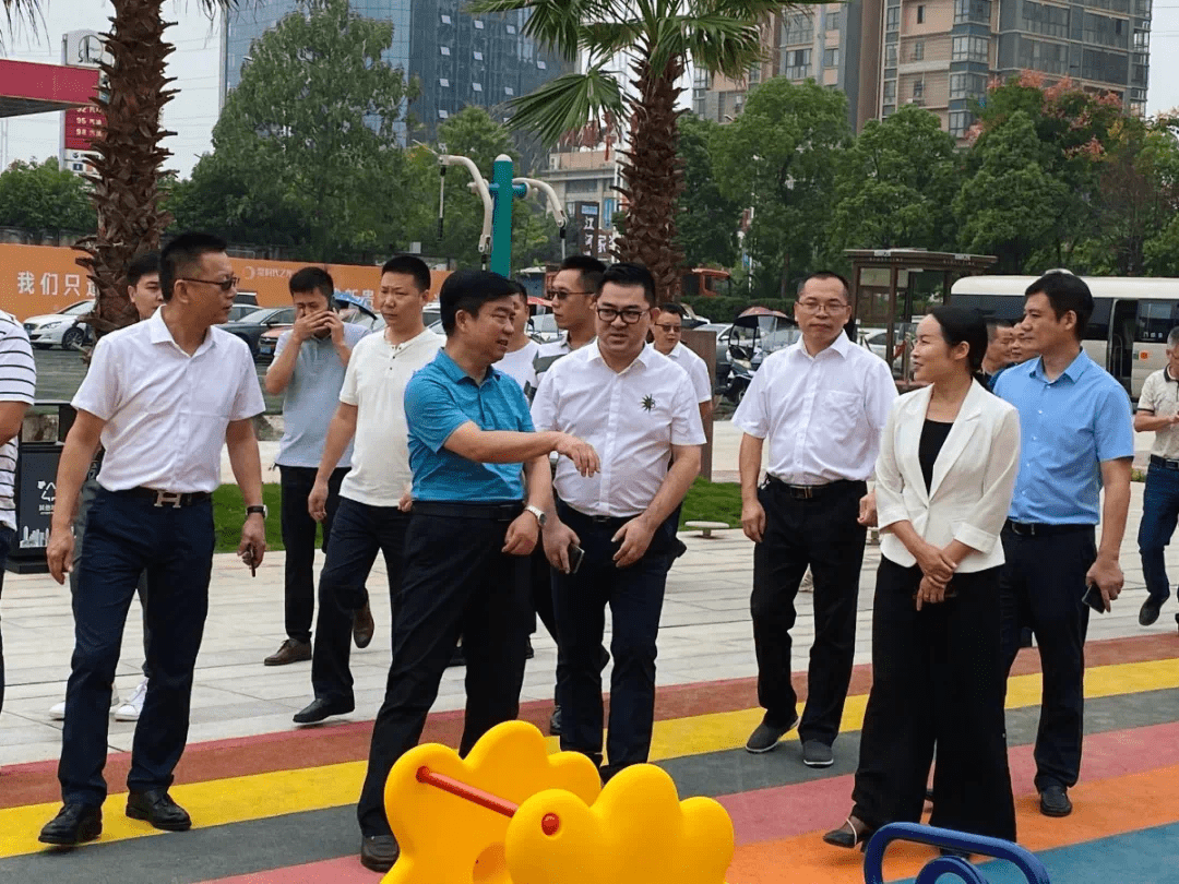 雁峰区区委书记区长等领导来华远万江时代之光视察工作