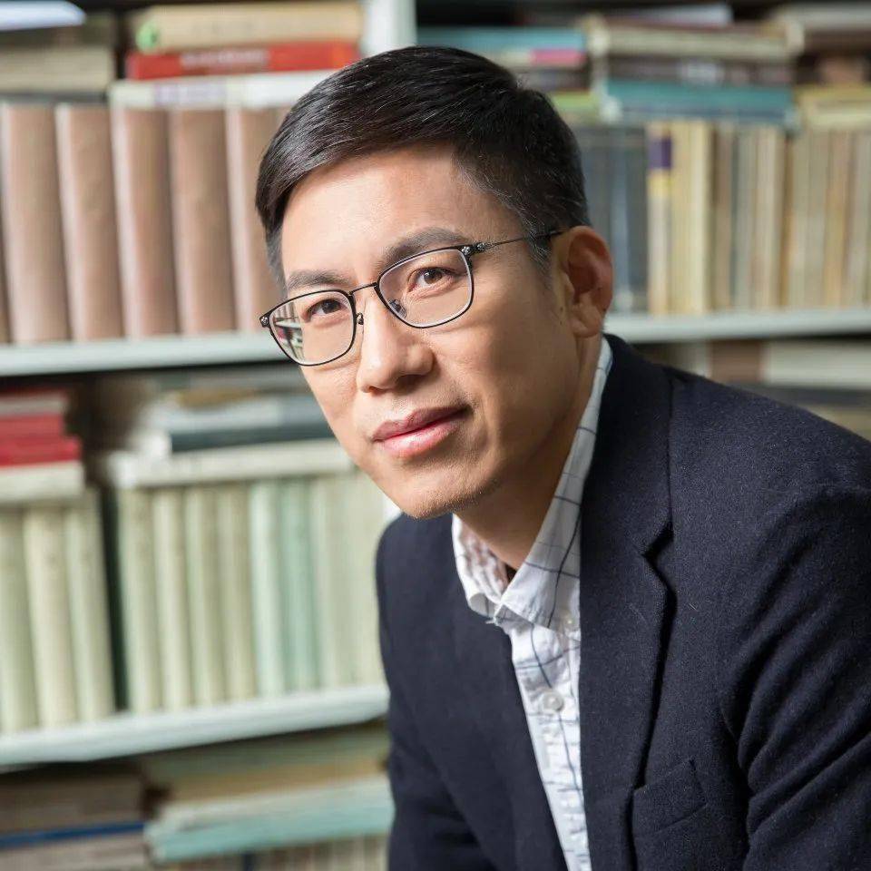 那就是故宫博物院书画部的马顺平老