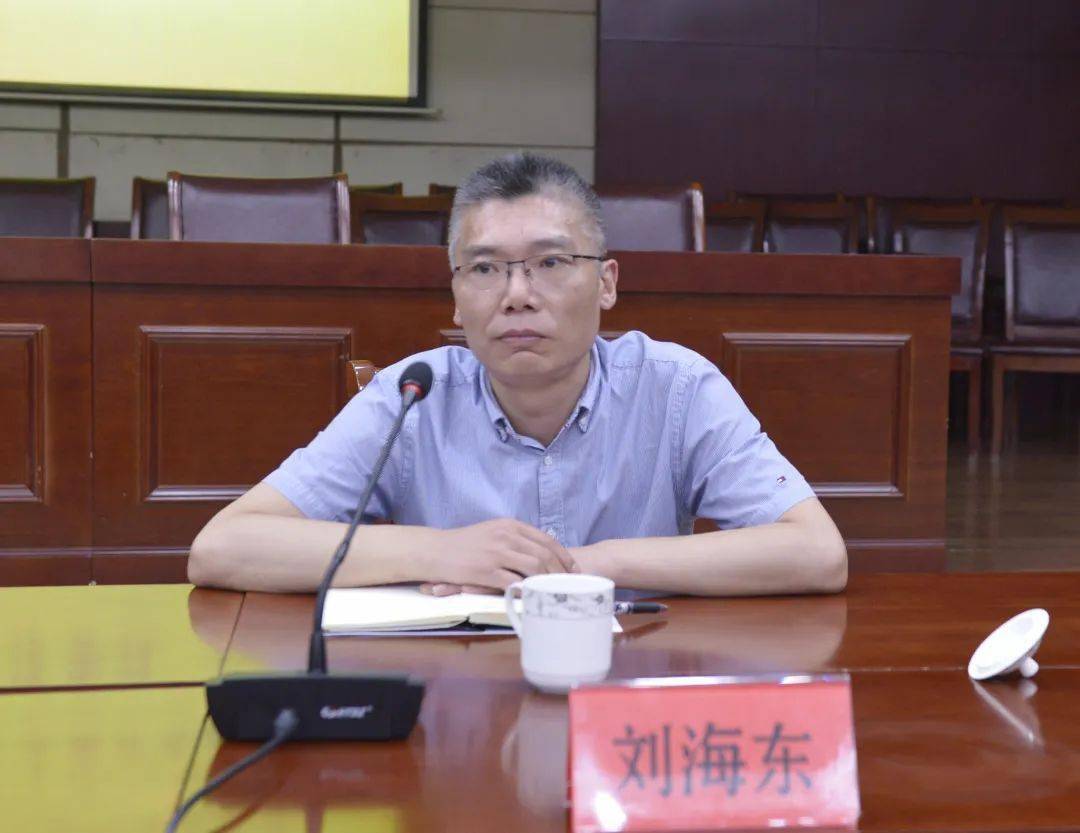 就全面加强生态环境保护,坚决打好污染防治攻坚战,刘海东要求,一是要