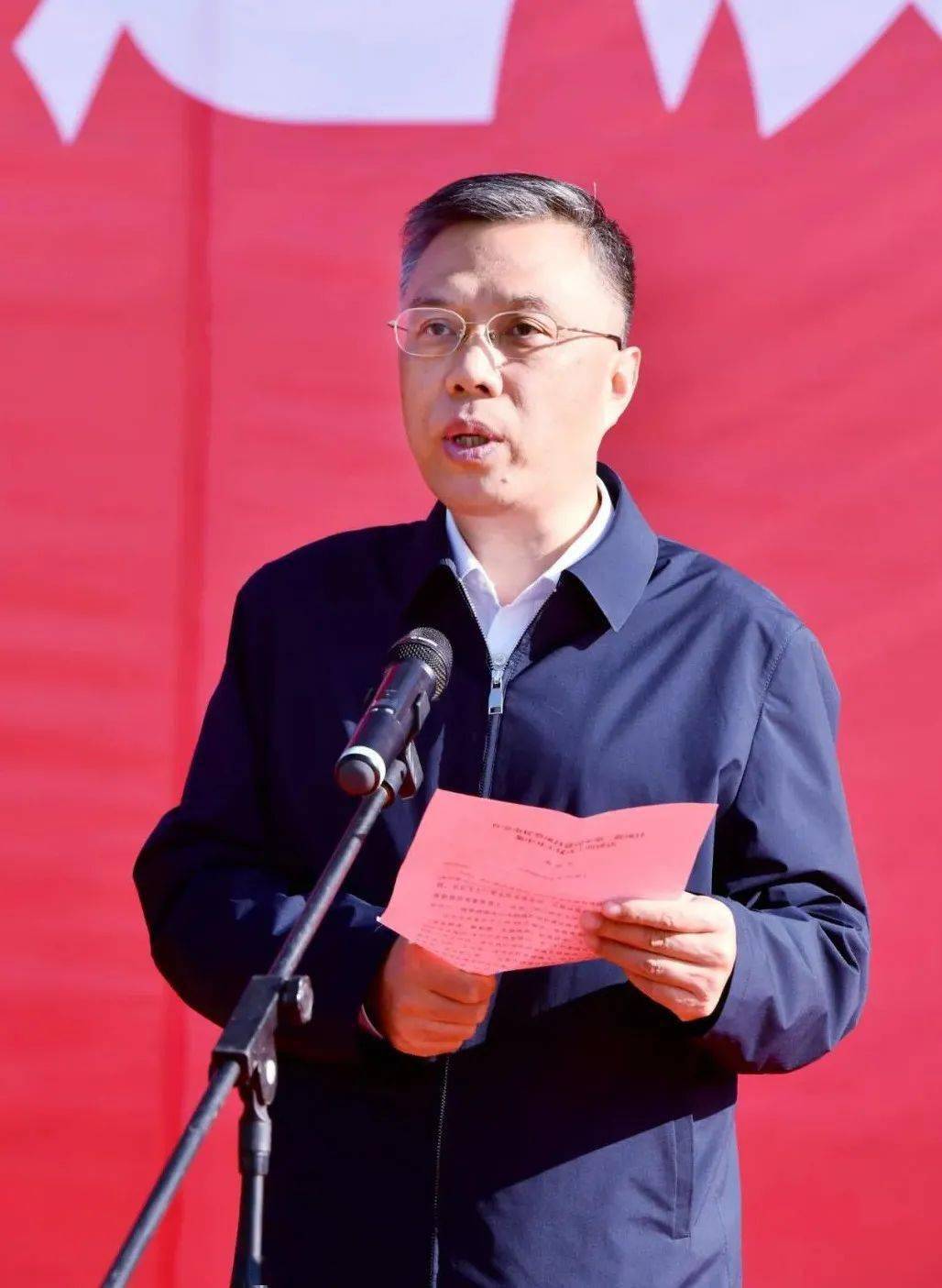 "▲市委书记孙大军宣布"2020年长治市转型项目建设第三批项目开工"