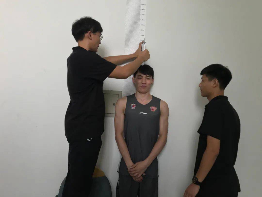 除程帅澎(国家集训队免测),李耀强(三人篮球国家集训队免测),李林峰