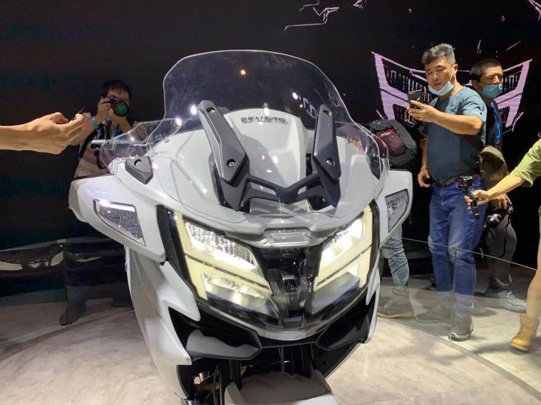 春风公升国宾民用版1250tr-g亮相,配置豪华明年上半年发布