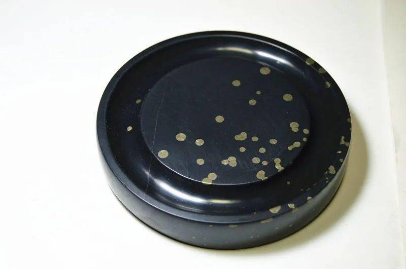 【描述】:金星砚,石产大书法家楷圣颜真卿的老家山东临沂市费县岐山