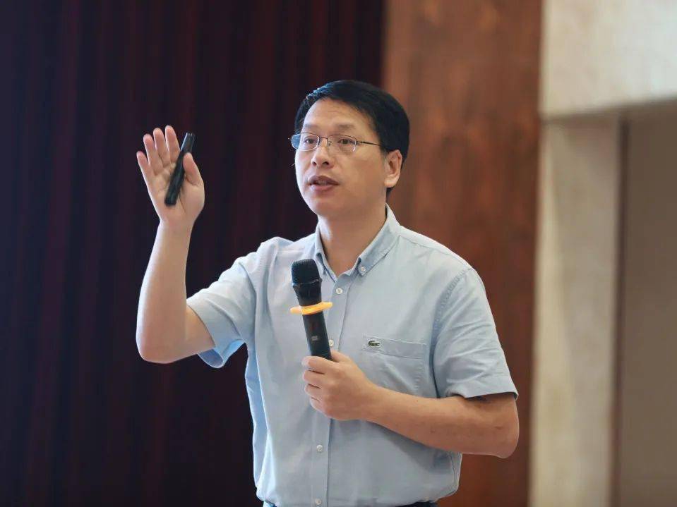 美文欣赏 | 张祖庆:始于《登山》