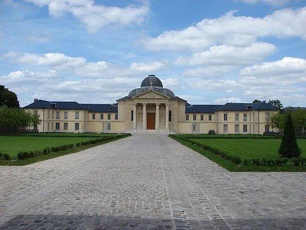 去哪儿读书这些法国中学比霍格沃茨还美丽