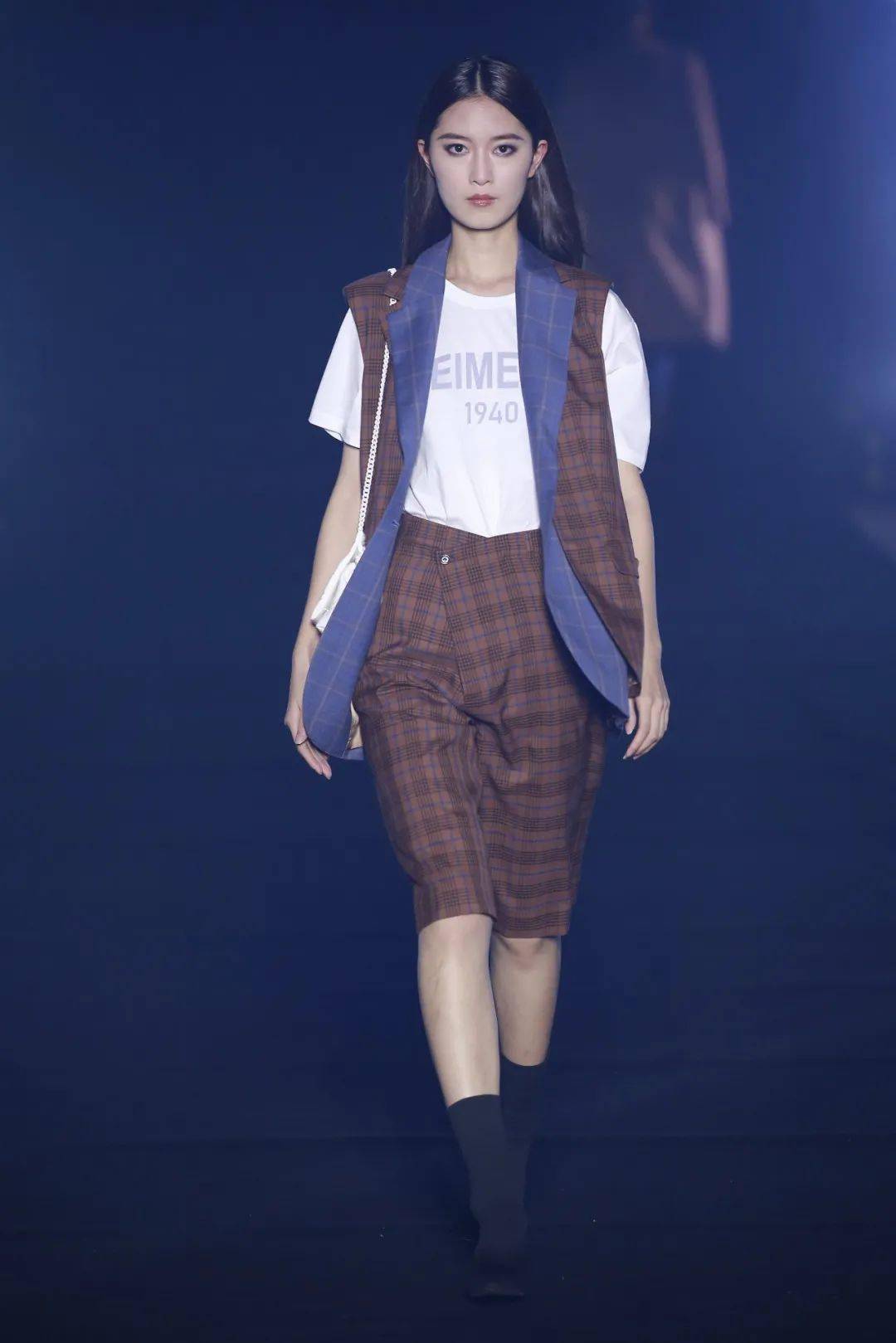 服装是生活的符号,也是文化的符号,"雷蒙"八十年的探索和积淀,讲述着