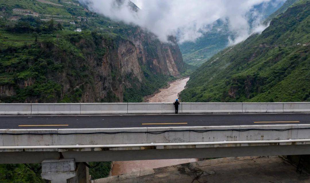 【聚焦】溜索为证!走向我们的小康生活