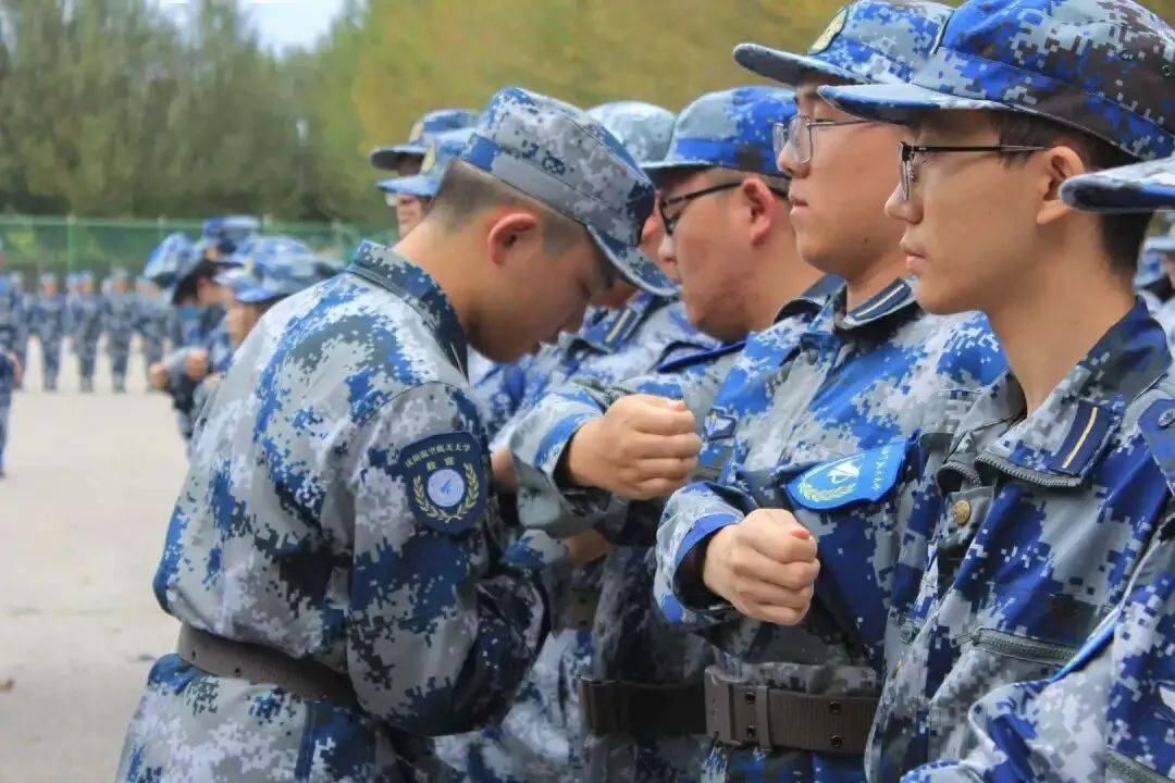 沈航新青年關注軍訓日記百鍊志爭先