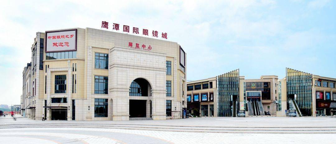童装店：潮流与成长的纽带