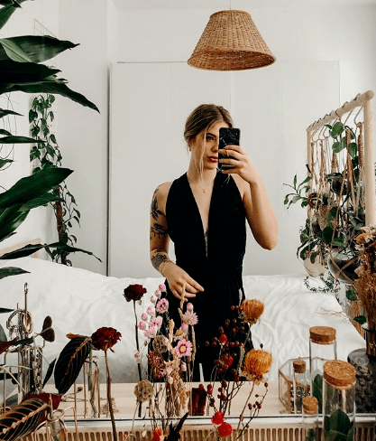 花背小姐姐trix纹身就像饰品一样装饰着身体