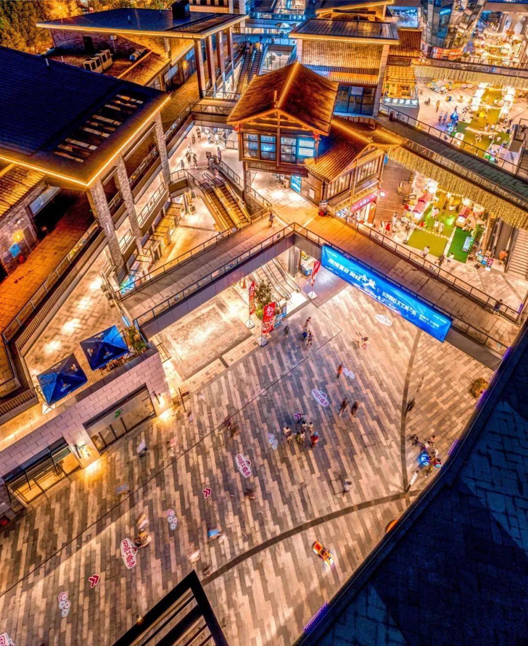 点燃潮玩新秀场,阳光100凤凰街c位出道!_长沙