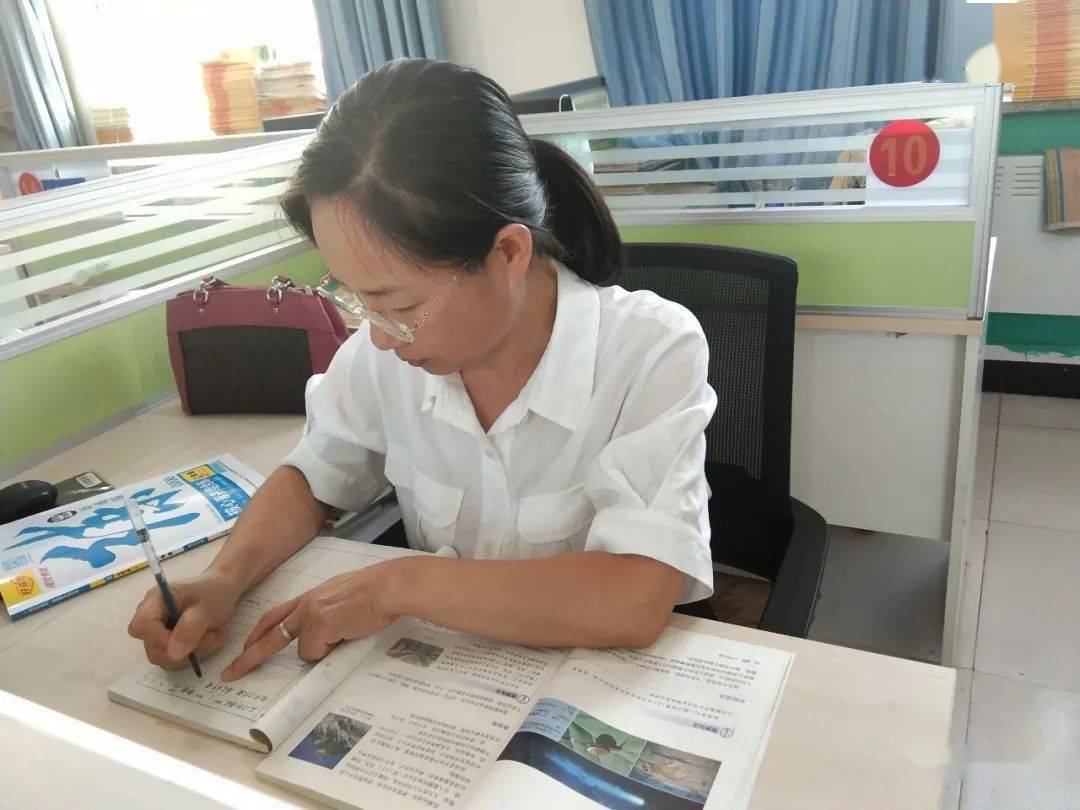 骨干教师,定州市中学物理中心教研组成员,荣获河北省教学成果奖一等奖