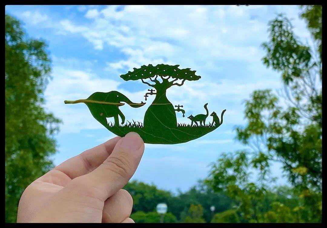 lito_leafart 他就非常擅长在树叶上雕刻,把他们变成一副童话世界中