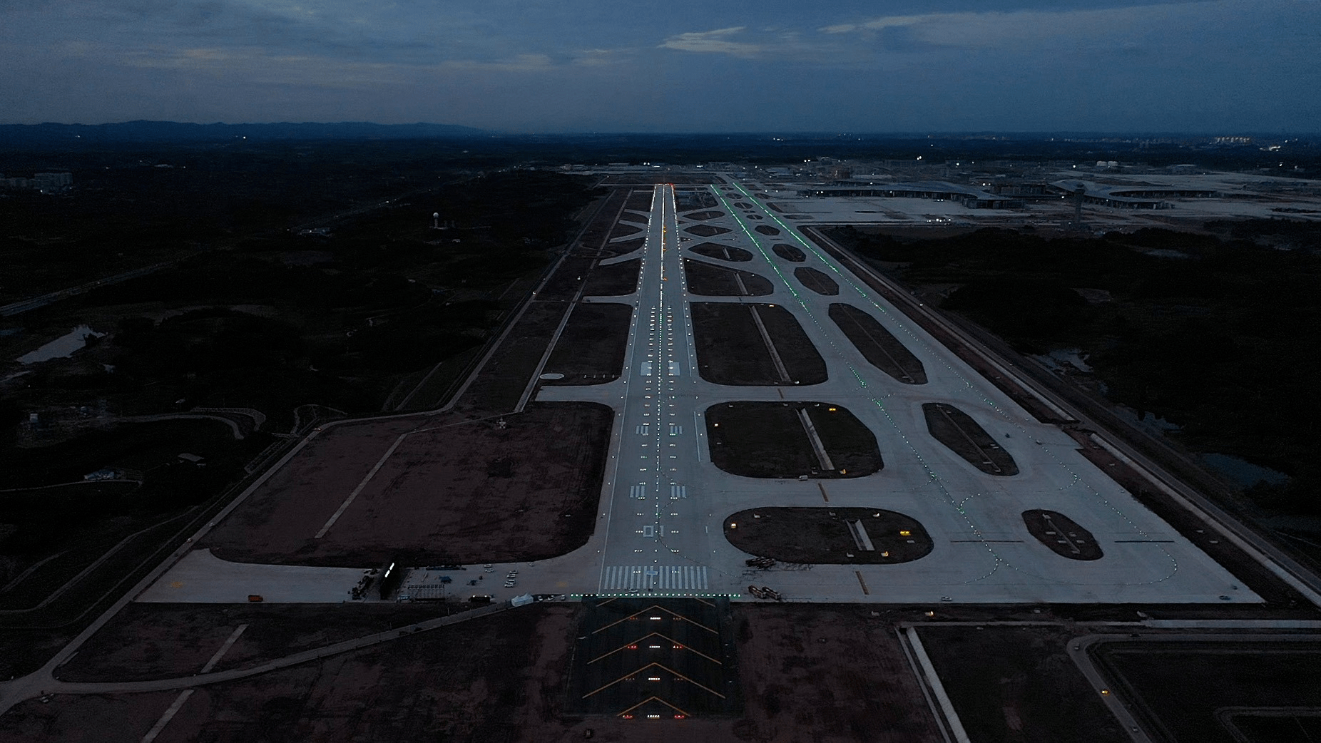 灿若星河天府机场西一跑道亮灯技术创下国内多个第一12月开展试飞