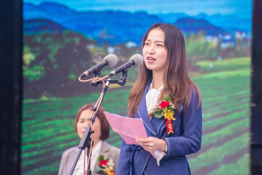 热烈庆祝秀山县2020消费扶贫月中国农民丰收节暨不夜秀山生活节启动